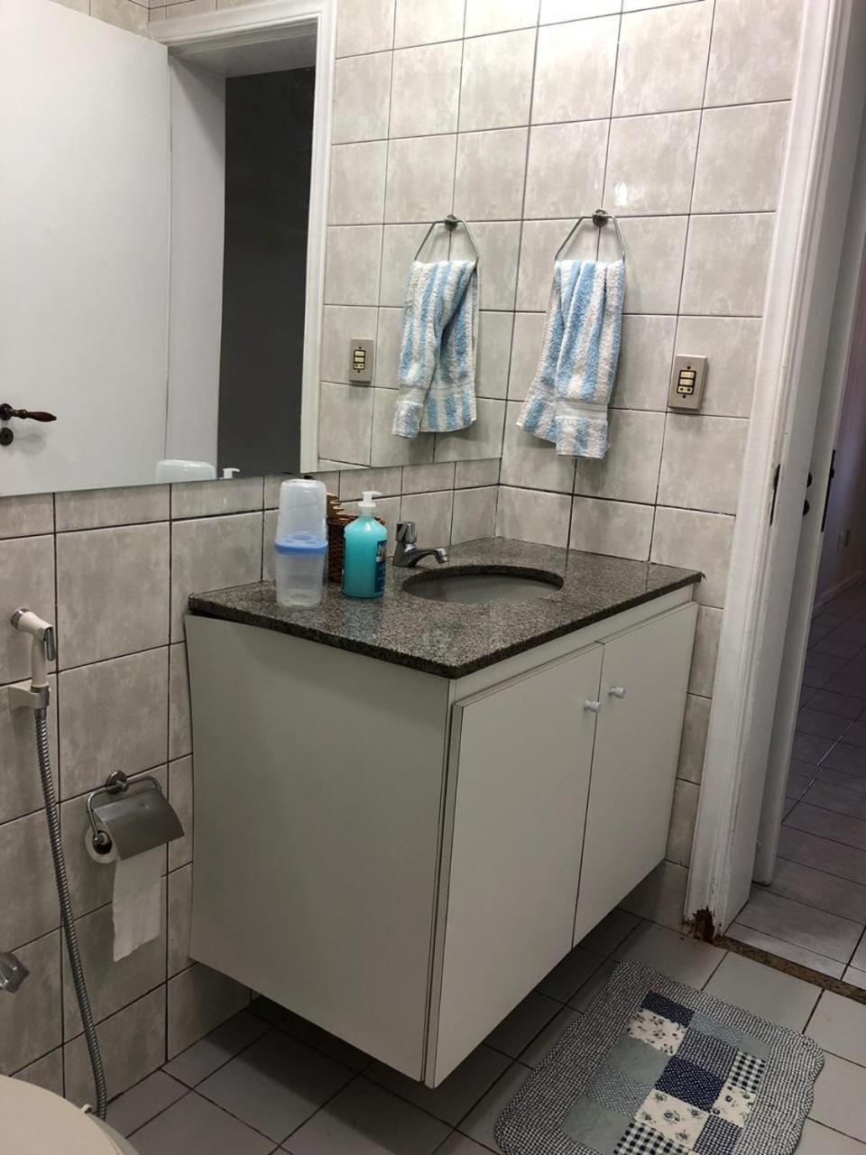 Tres Quartos Na Apartment